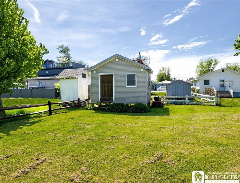 Here's your chance to jump on a rare opportunity in the lively - photo 29