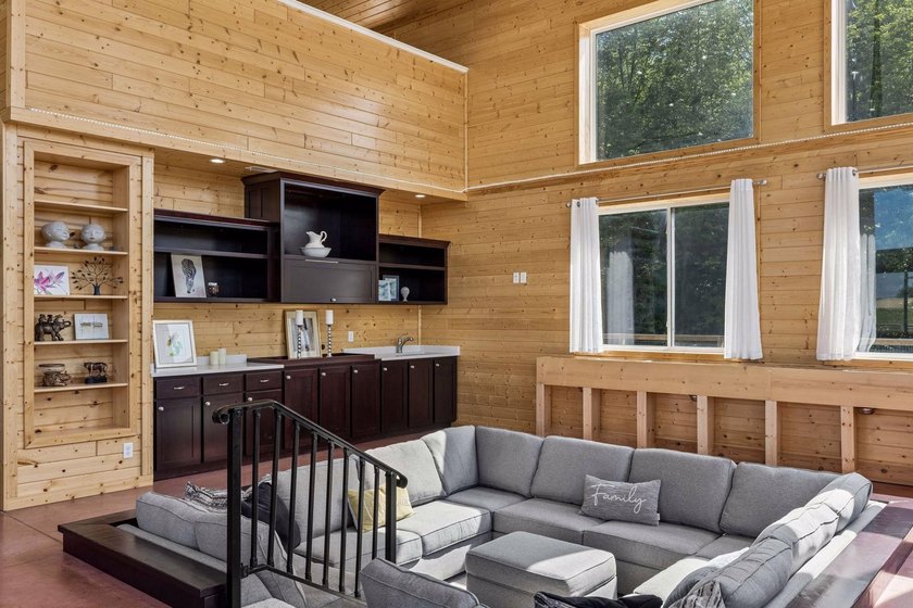 Extraordinary opportunity to own a one of a kind custom - photo 6