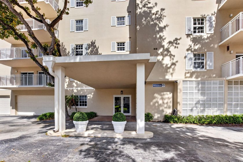 Completely remodeled in Jan 2026, this stunning 3BR/3BA condo - photo 2
