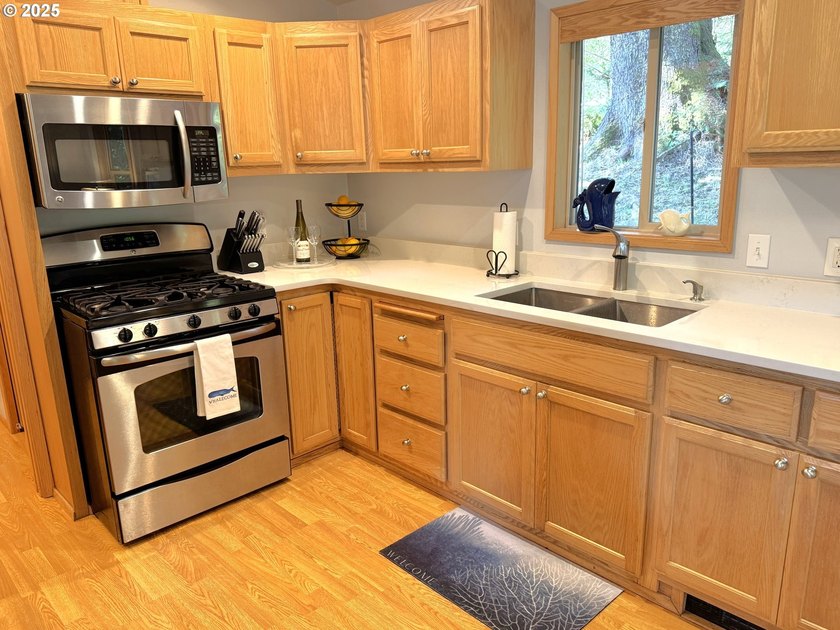 Serene Cabin Retreat with Panoramic Mountain Views - Whaleshead - photo 13
