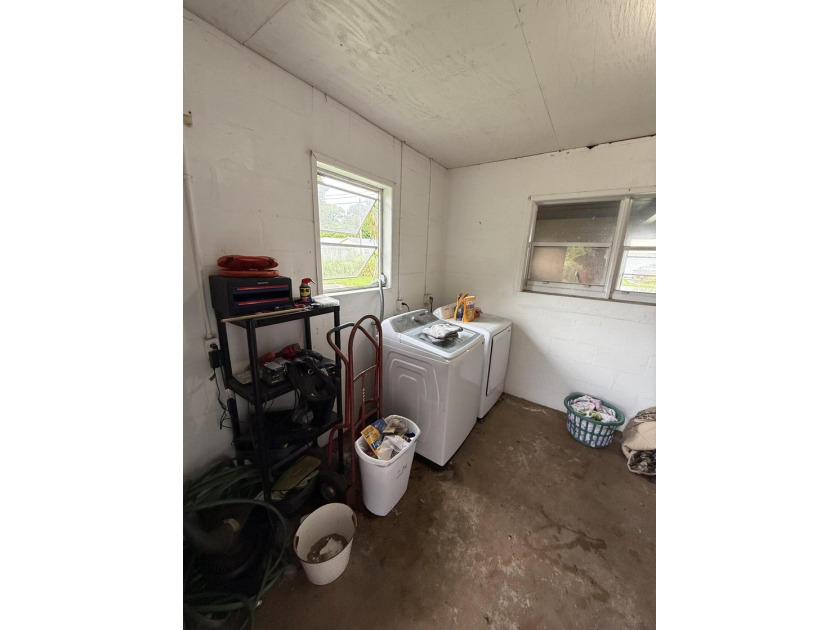 This Centrally located Fort Pierce Home sits on larger corner - photo 33