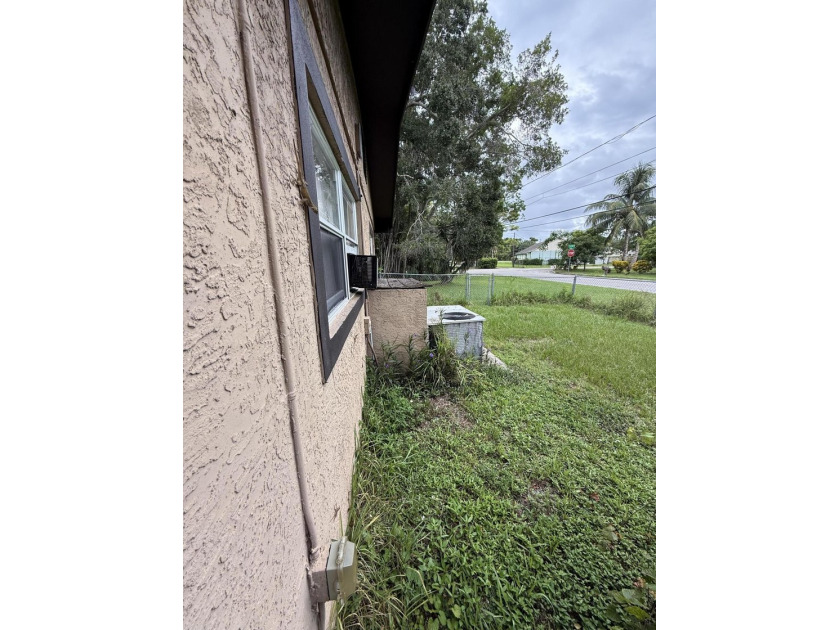 This Centrally located Fort Pierce Home sits on larger corner - photo 36