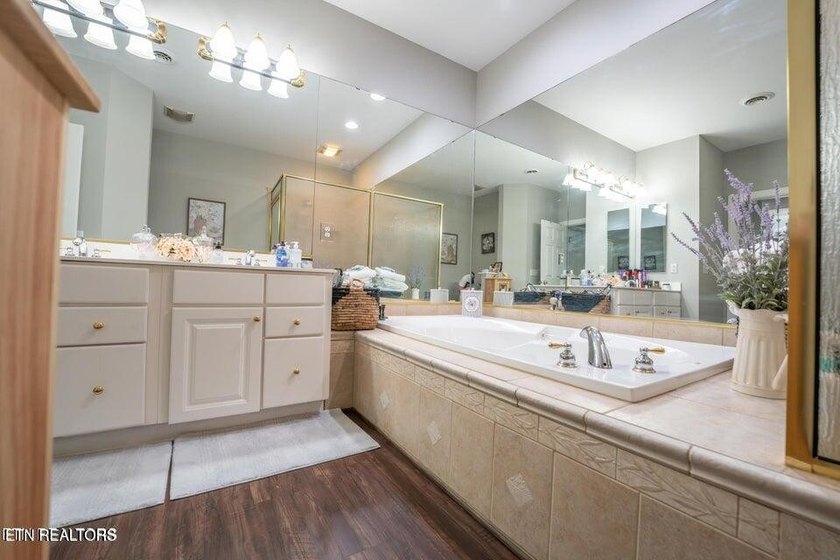 Don't miss out! Located just minutes from town. Like new town - photo 19