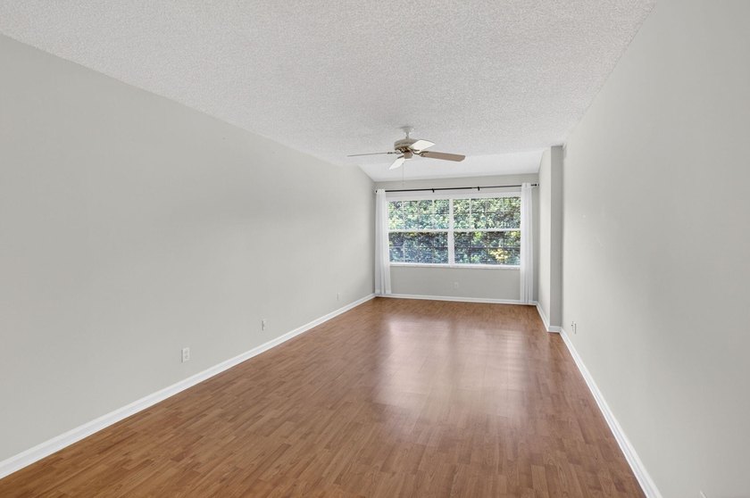 BEAUTIFULLY MAINTAINED 2-BEDROOM, 2-BATHROOM FIRST-FLOOR UNIT IN - photo 30