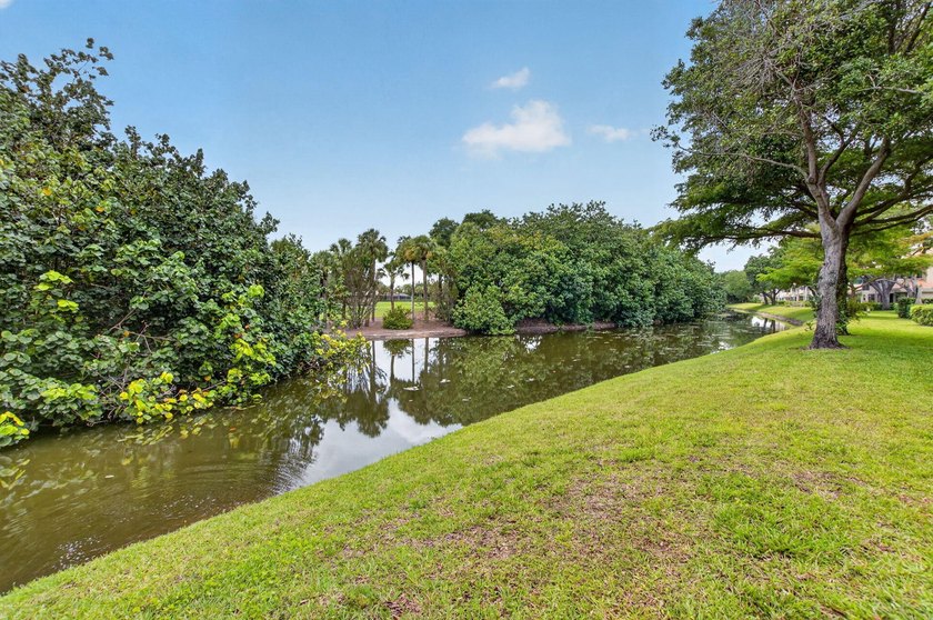 BEAUTIFULLY MAINTAINED 2-BEDROOM, 2-BATHROOM FIRST-FLOOR UNIT IN - photo 44