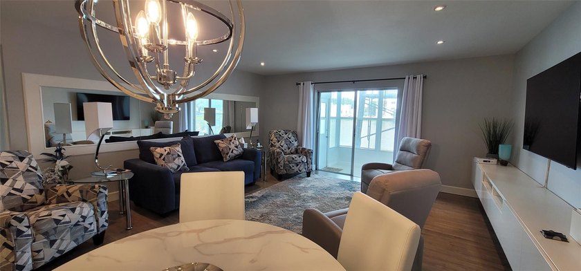 owner says SELL !! STUNNING 1 BEDROOM 1 BATH CONDO with a - photo 10