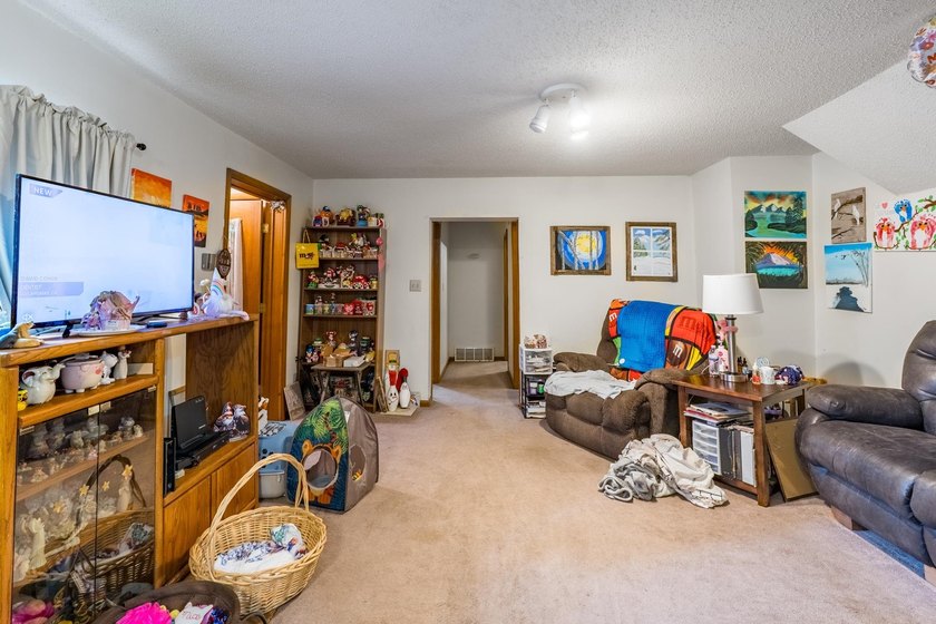 Investors, take notice! This well-maintained duplex in the City - photo 15