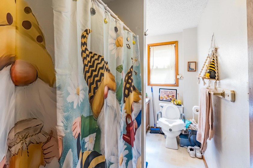 Investors, take notice! This well-maintained duplex in the City - photo 19