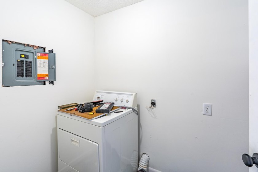 Investors, take notice! This well-maintained duplex in the City - photo 31