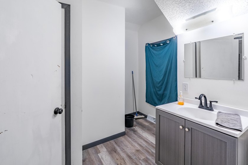Investors, take notice! This well-maintained duplex in the City - photo 35