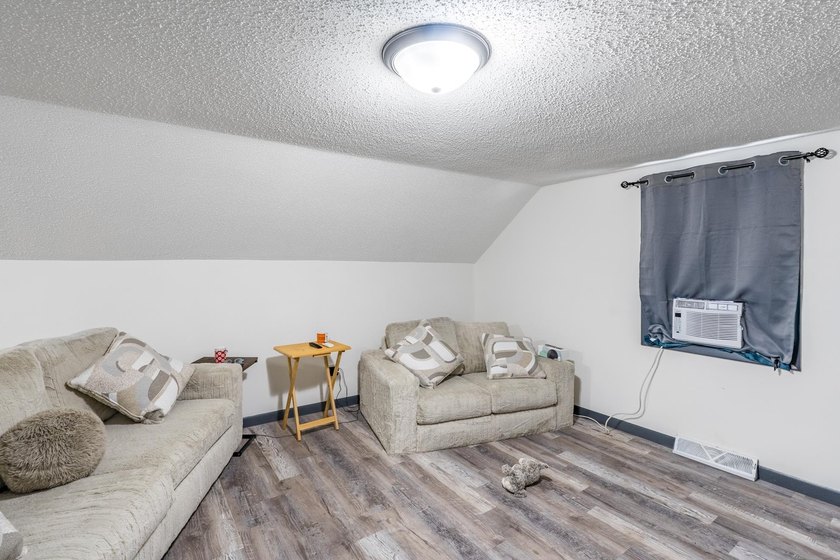Investors, take notice! This well-maintained duplex in the City - photo 39