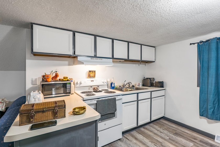 Investors, take notice! This well-maintained duplex in the City - photo 41