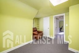 PRIME LOCATION! Well-maintained, spacious, professional office - photo 29