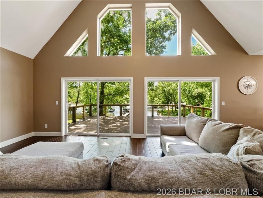 EXTREMELY MOTIVATED SELLER. Nearly flat lakefront yard, acreage - photo 15