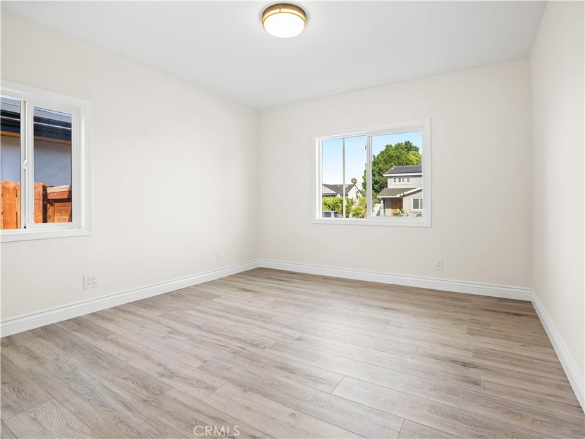 Welcome to your light-filled retreat in one of Long Beach's most - photo 24