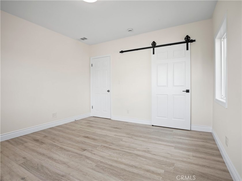 Welcome to your light-filled retreat in one of Long Beach's most - photo 27