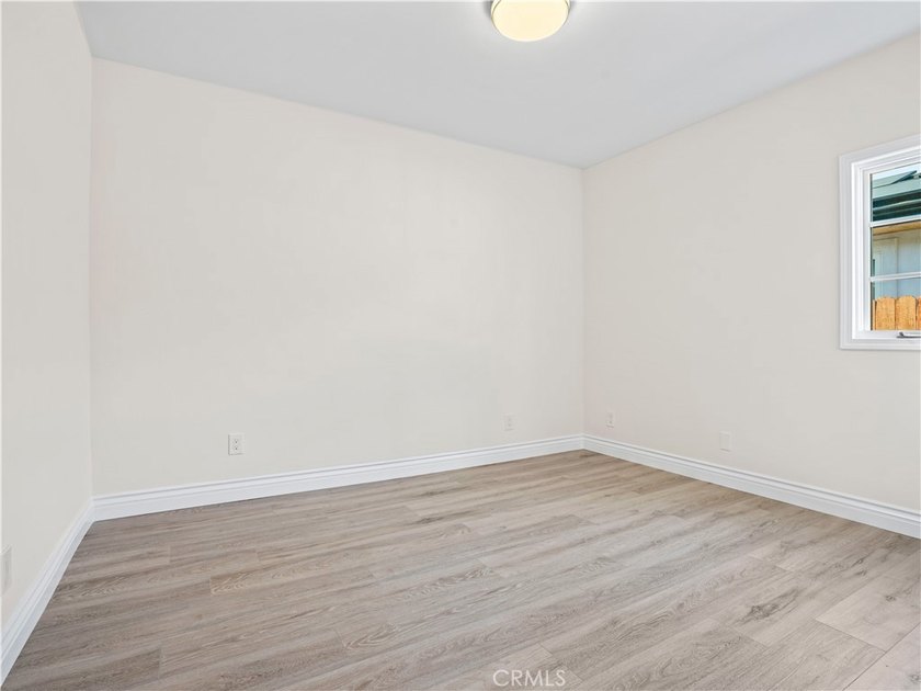 Welcome to your light-filled retreat in one of Long Beach's most - photo 28