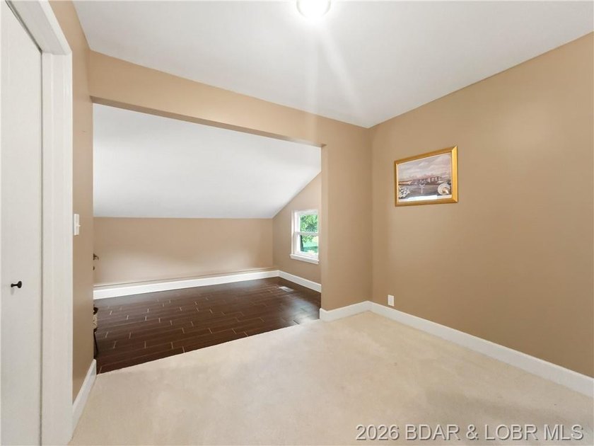 EXTREMELY MOTIVATED SELLER. Nearly flat lakefront yard, acreage - photo 39
