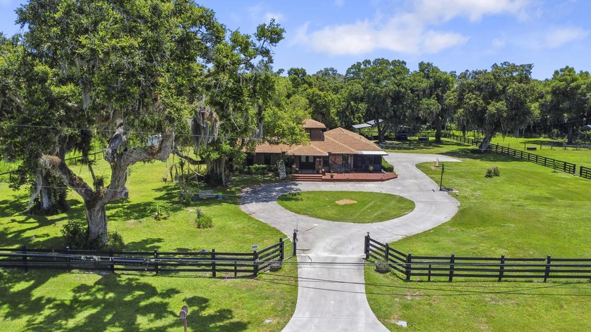 Country Estate with room to expand for all your needs whether - photo 6