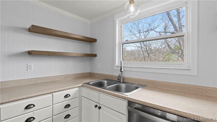 Welcome to this spacious 5-bedroom, 2-bath home in the Malibu - photo 19