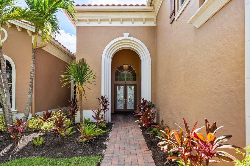 AMAZING - 6 Bedroom Estate home in the prestigious community of - photo 4