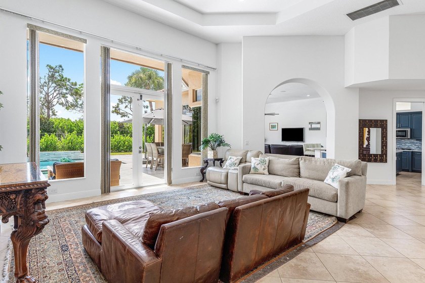 AMAZING - 6 Bedroom Estate home in the prestigious community of - photo 8