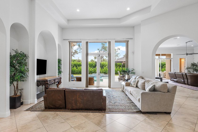 AMAZING - 6 Bedroom Estate home in the prestigious community of - photo 10