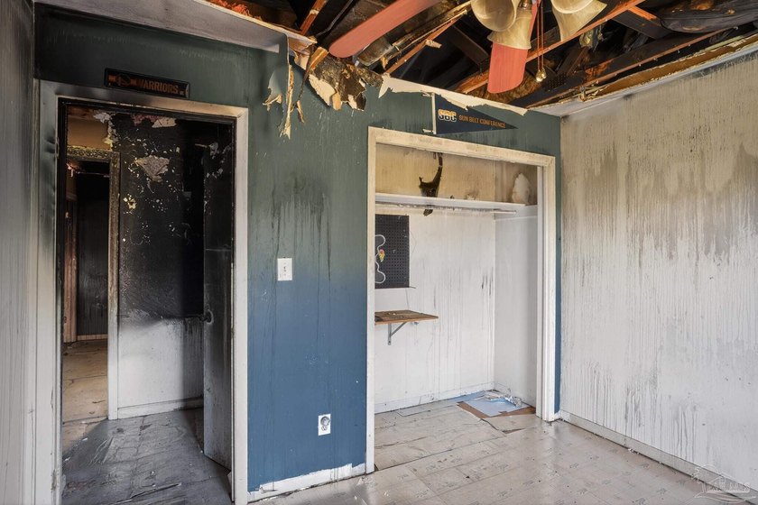Rehab opportunity for experienced investors, flippers, builders - photo 11