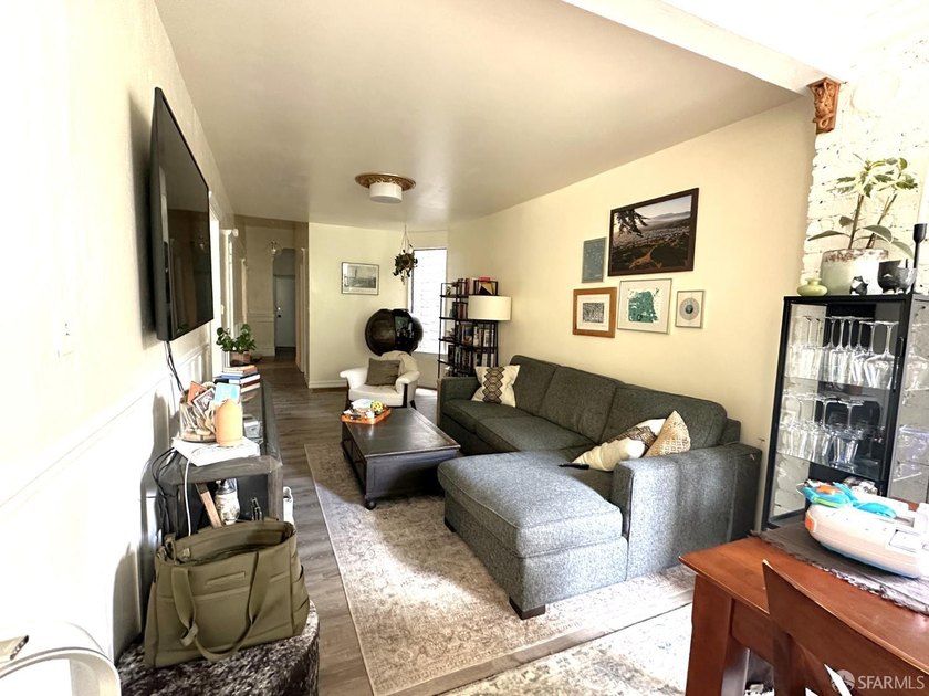 1821 Oak Street is a well-maintained five-unit apartment - photo 8
