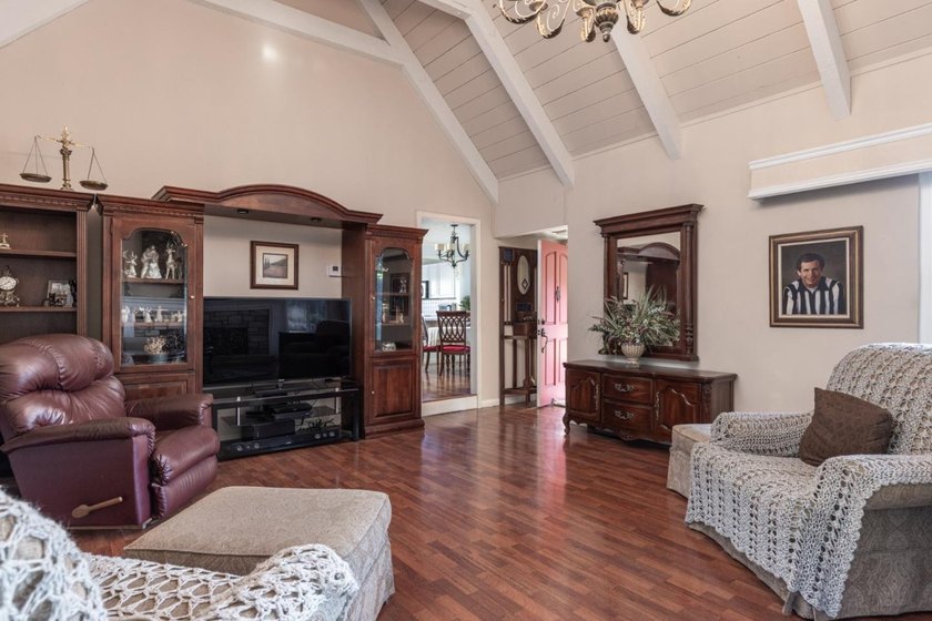A stones throw from Monterey Peninsula Country Club and a short - photo 7