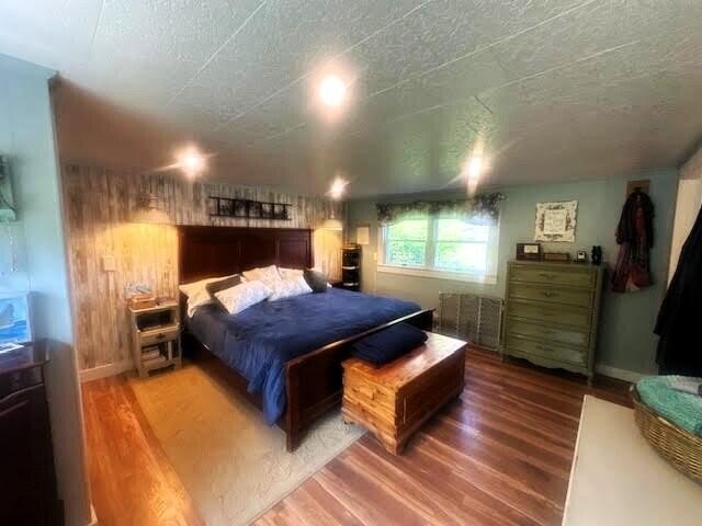 5 miles to Belfast, this charming Cape Cod Home is situated on - photo 31