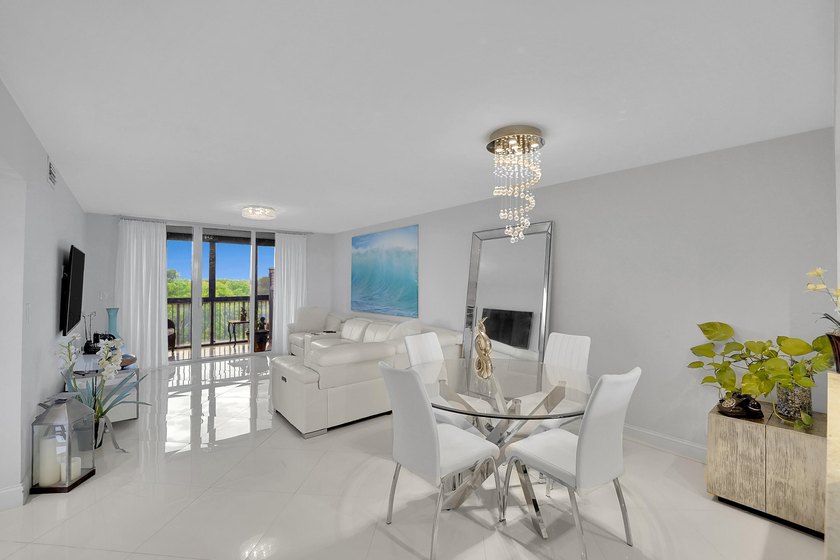 Bright and beautifully updated 3-bedroom residence located on - photo 3