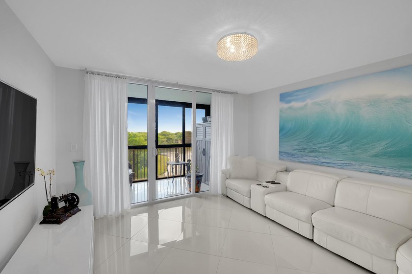 Bright and beautifully updated 3-bedroom residence located on - photo 6
