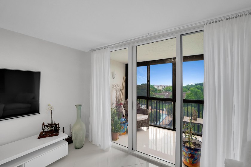 Bright and beautifully updated 3-bedroom residence located on - photo 7