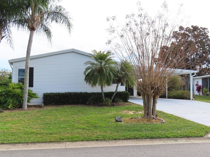 This beautiful home includes a newer roof &amp; thermal windows - photo 2