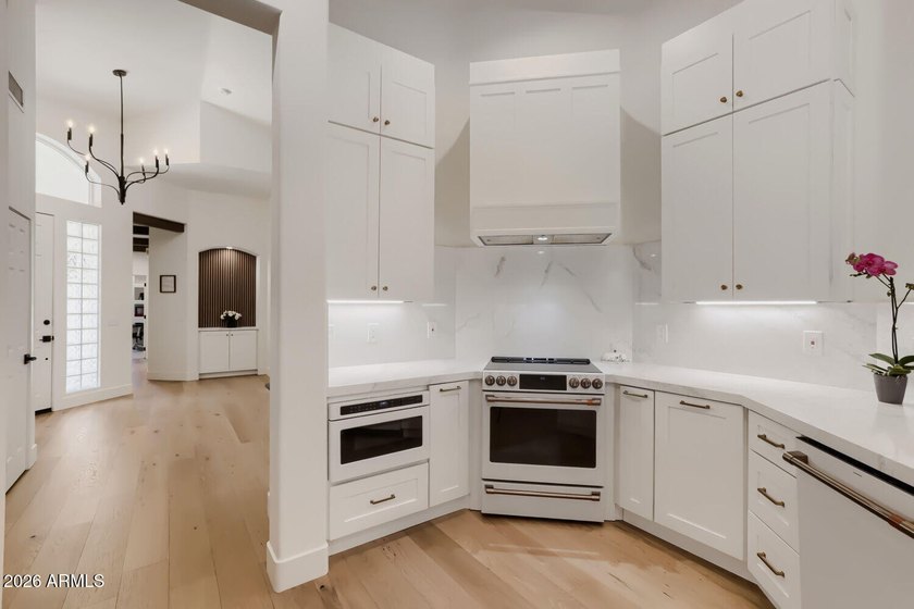 Extensive, custom $175K remodel just completed in the coveted - photo 11
