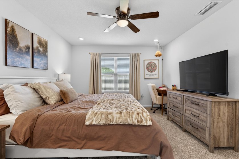 Welcome to 51 Silverthorn Street in Freeport -- a stylish and - photo 41