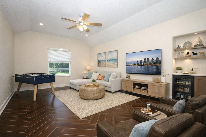 Move-in-ready, airy and spacious 3,413-sq-ft home just two - photo 11