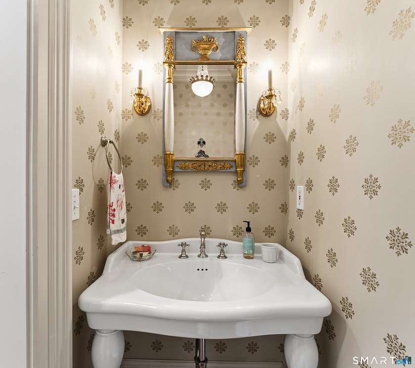 SOUTHPORT VILLAGE ITALIANATE VICTORIAN - The Legrand Sherwood | - photo 20