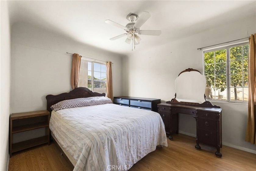 This charming 2-bedroom, 1-bathroom home offers an excellent - photo 11