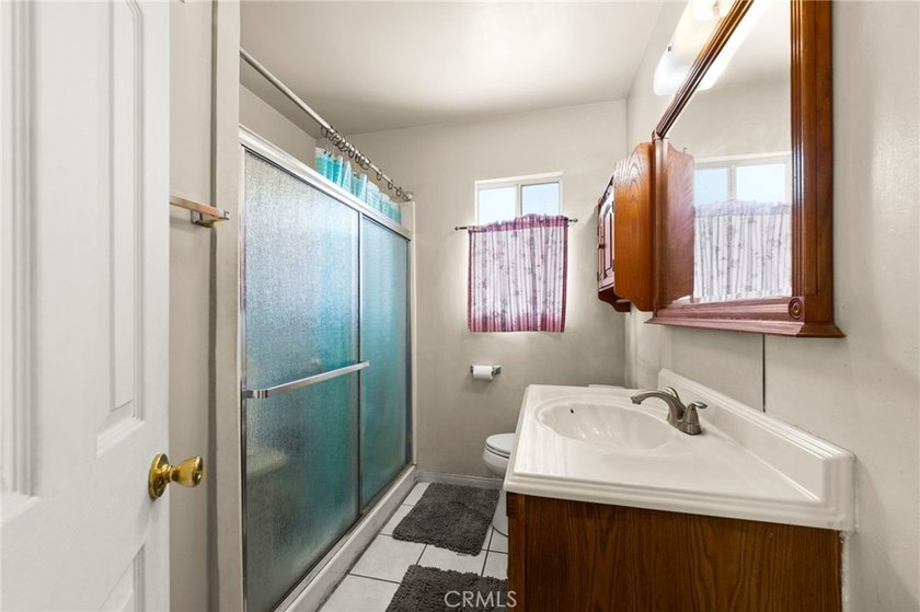 This charming 2-bedroom, 1-bathroom home offers an excellent - photo 13
