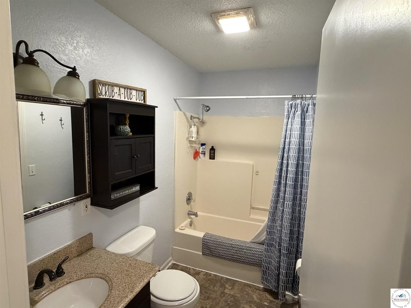 **Beautifully Updated Ranch Home in Warsaw, Missouri - Move-In - photo 12