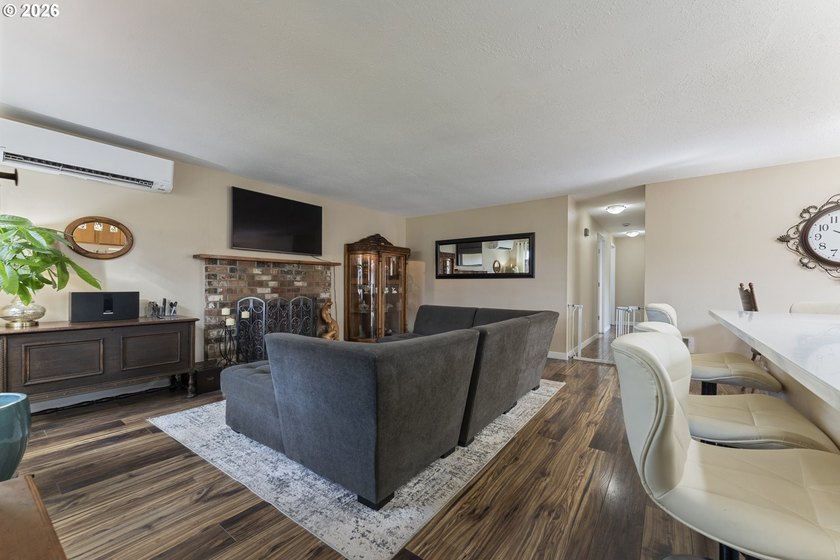 Tastefully updated single-level home in the heart of Coos Bay! - photo 13
