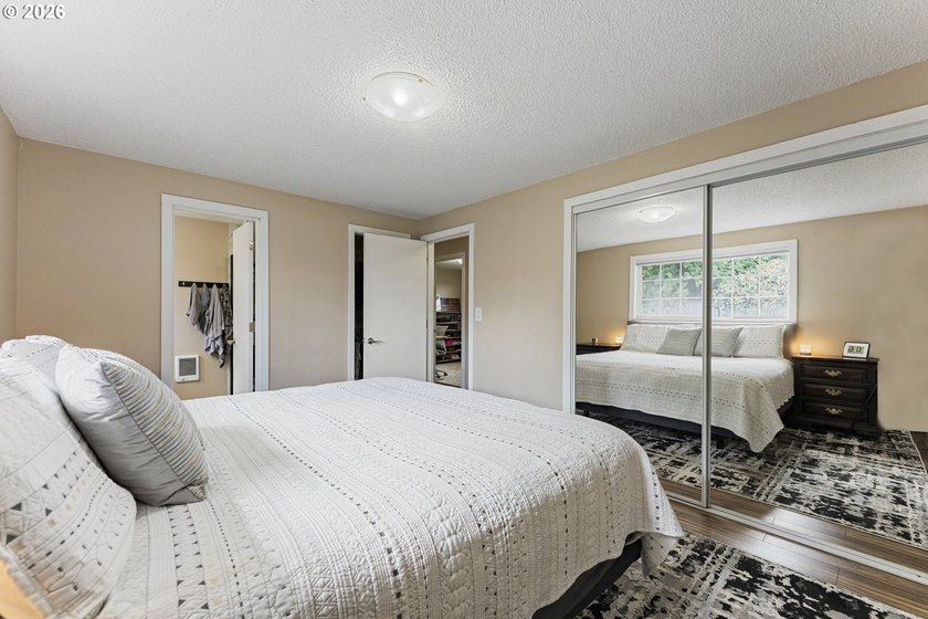 Tastefully updated single-level home in the heart of Coos Bay! - photo 21