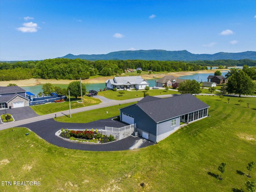 Welcome to East Tennessee living at its finest! This beautifully - photo 50