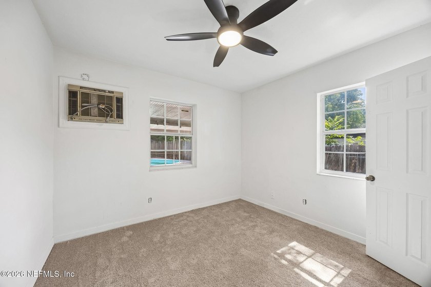 This mid- century modern home is ready for new owners. 3 BR 1 BA - photo 22
