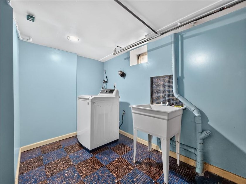 A rare opportunity in the heart of Flushing! This - photo 22