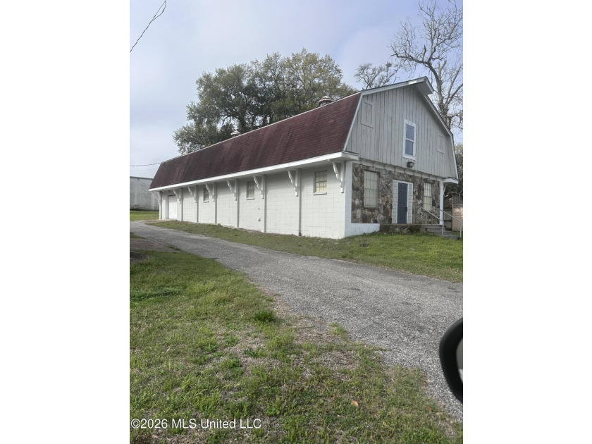 Endless possibilities await in this spacious two-story building - photo 13