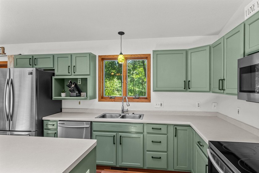 Whether you're searching for a year-round home or the perfect - photo 23