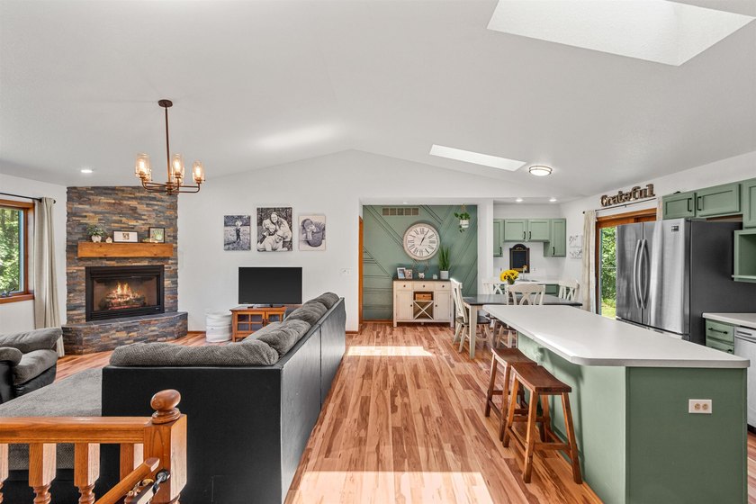 Whether you're searching for a year-round home or the perfect - photo 24
